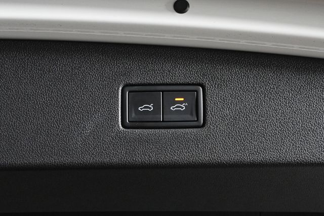2019 Volkswagen Tiguan SEL Premium R-Line photo 30