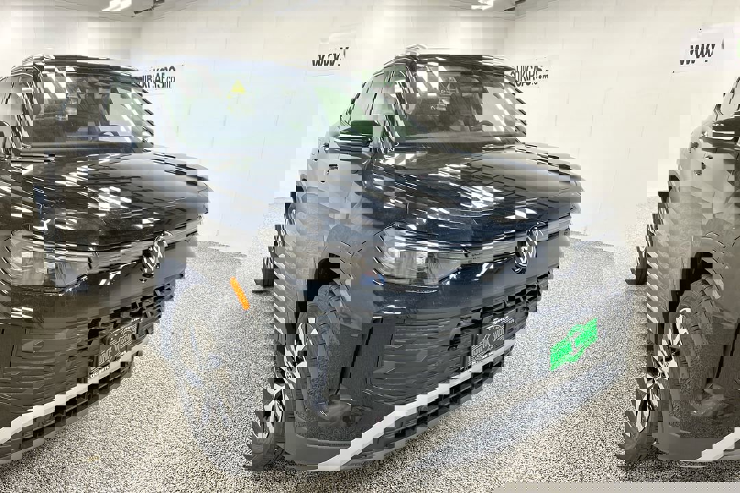 2025 Volkswagen Tiguan S photo 2