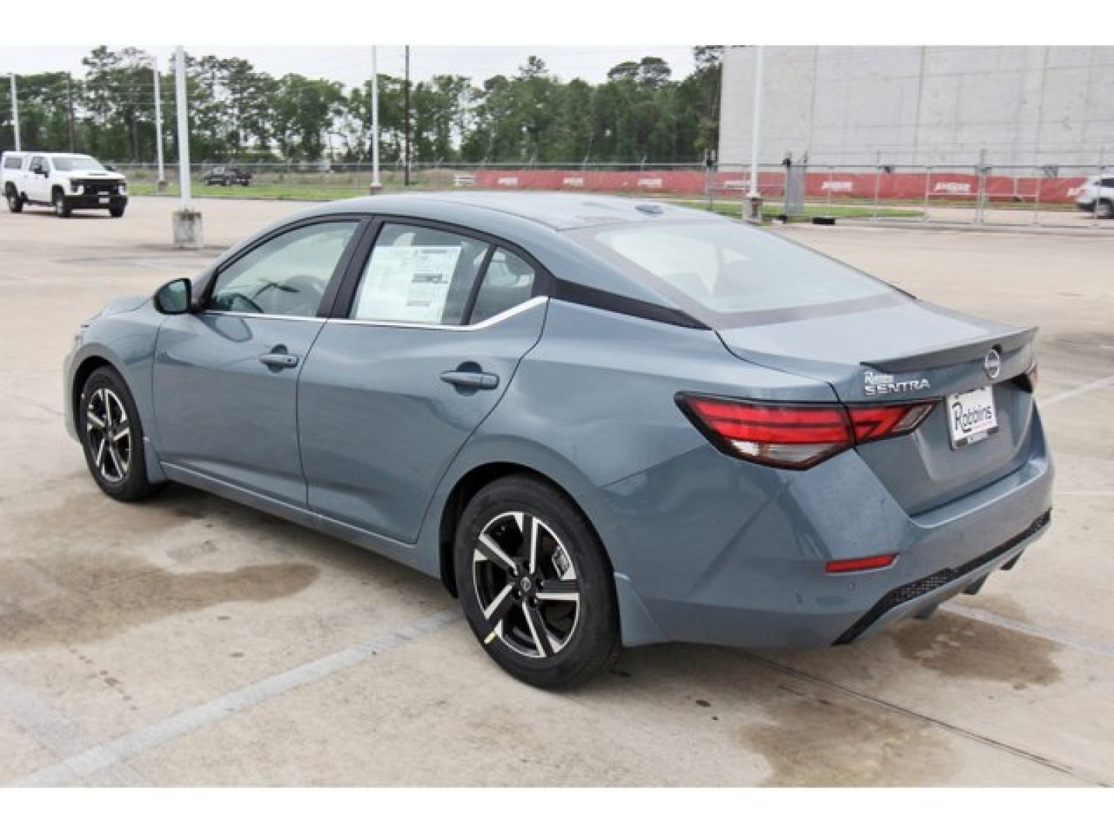 2025 Nissan Sentra SV photo 3