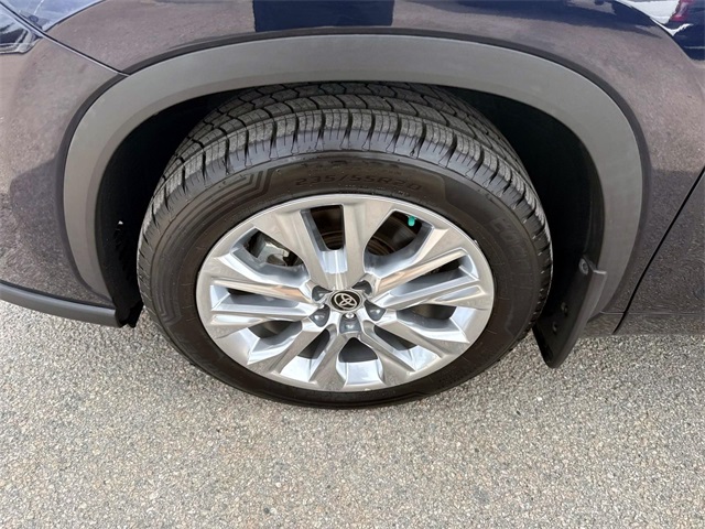 2020 Toyota Highlander Limited photo 13