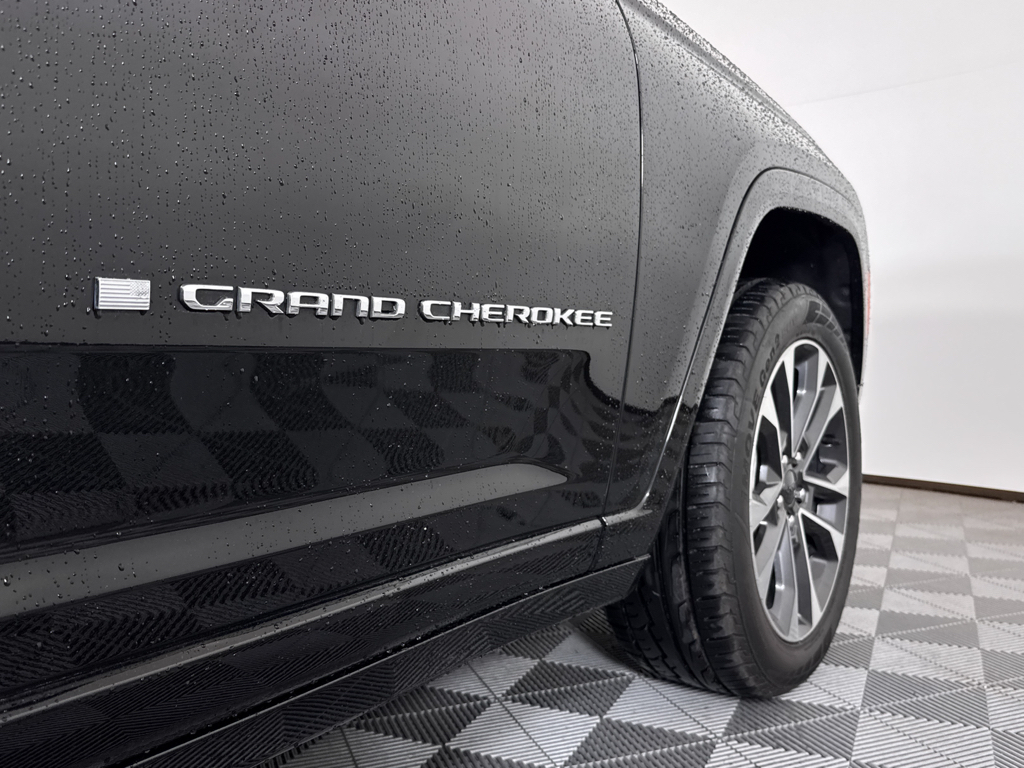 2021 Jeep Grand Cherokee Overland photo 19
