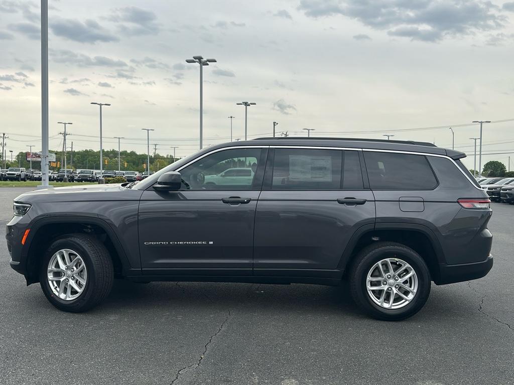 2025 Jeep Grand Cherokee Laredo X photo 3