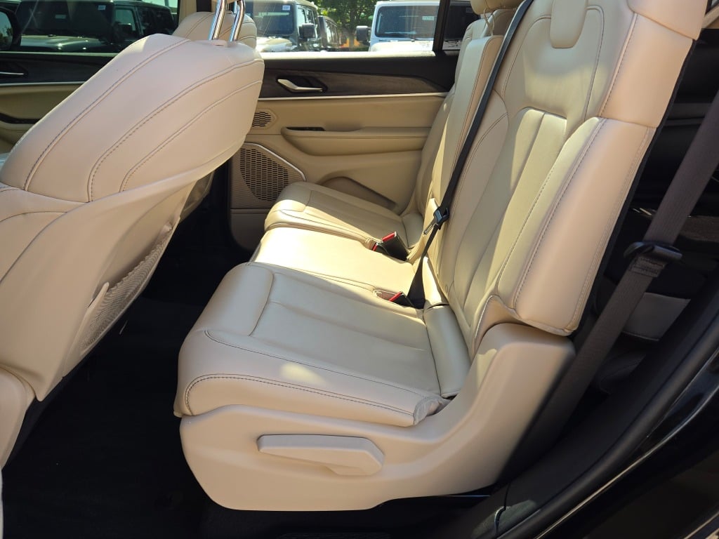 2021 Jeep Grand Cherokee Limited photo 17