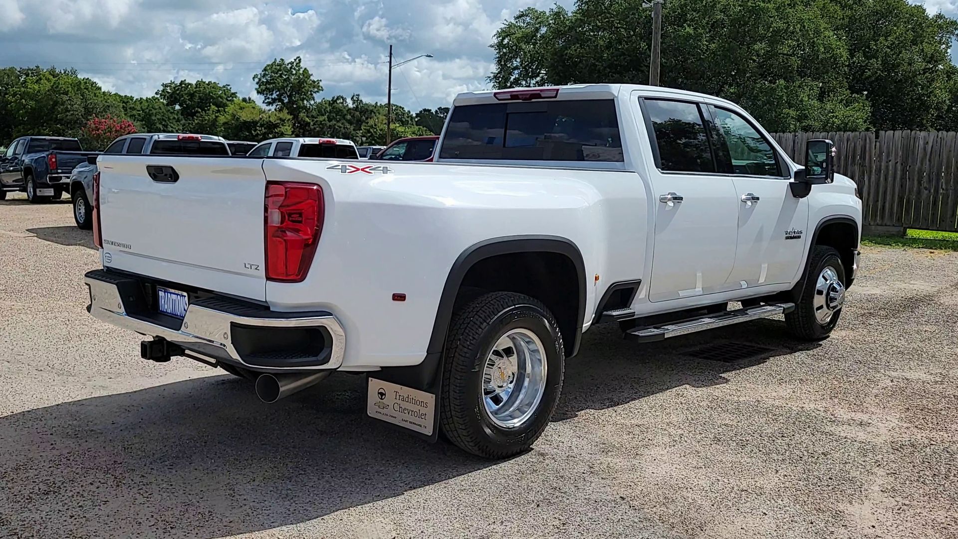 2025 Chevrolet Silverado 3500HD LTZ photo 31
