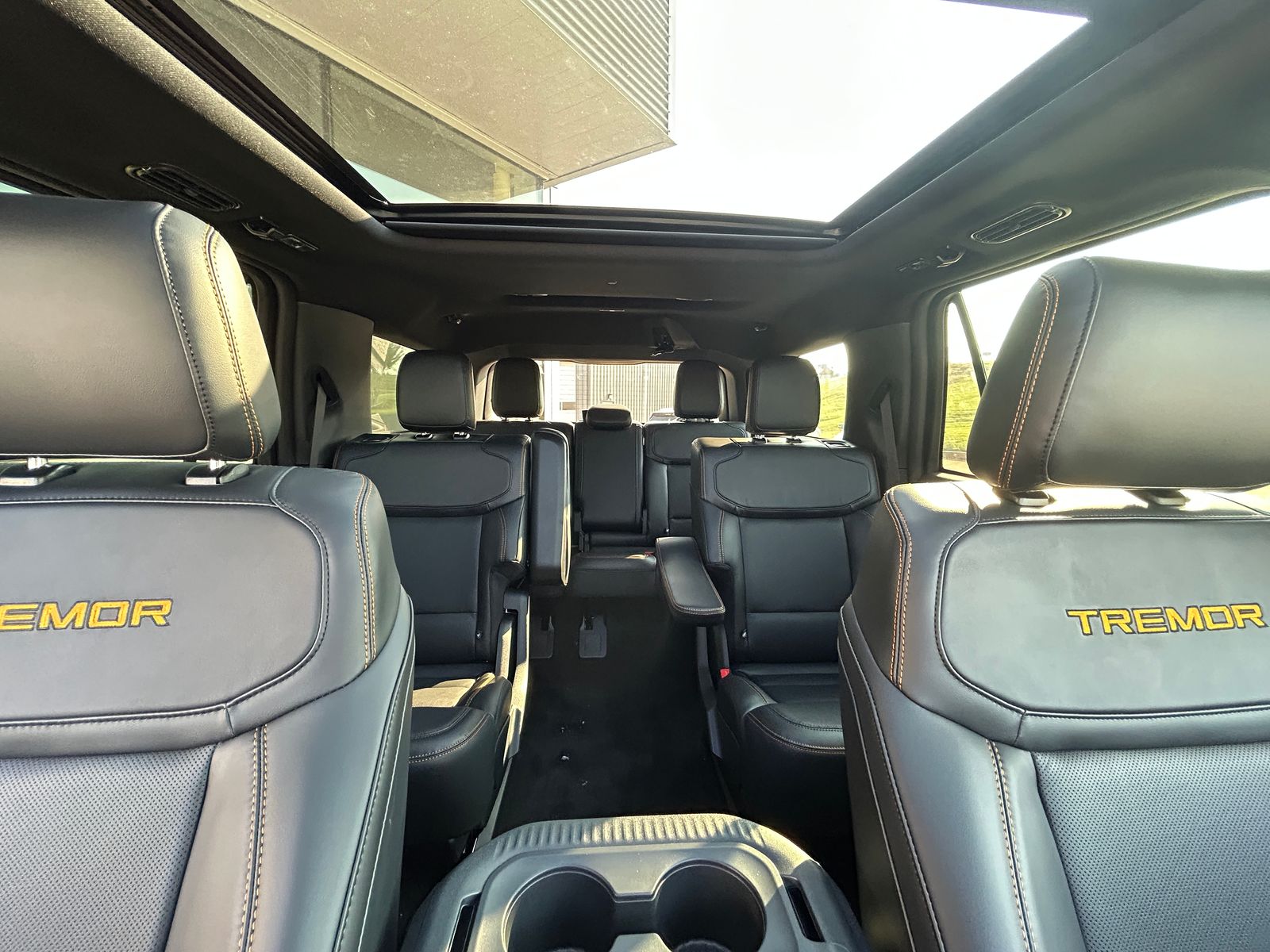 2025 Ford Expedition photo 16