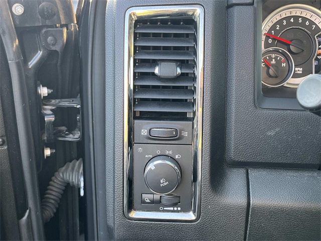 2015 Ram 1500 Sport photo 26