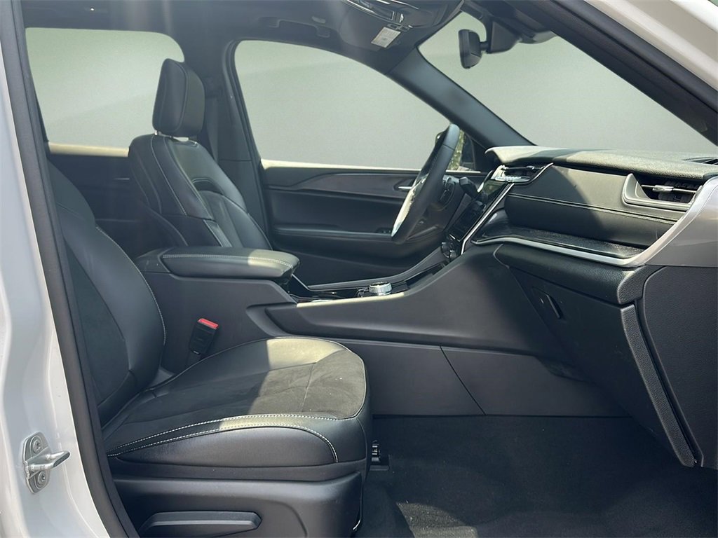 2023 Jeep Grand Cherokee Altitude photo 19