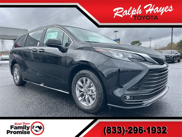 2026 Toyota Sienna XLE's photo