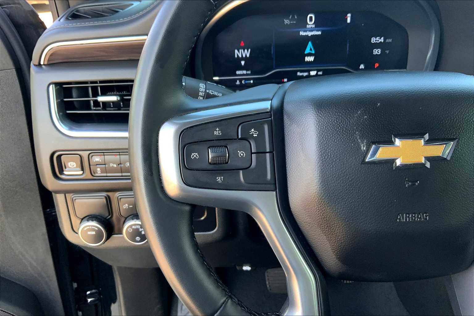 2024 Chevrolet Suburban LT photo 21