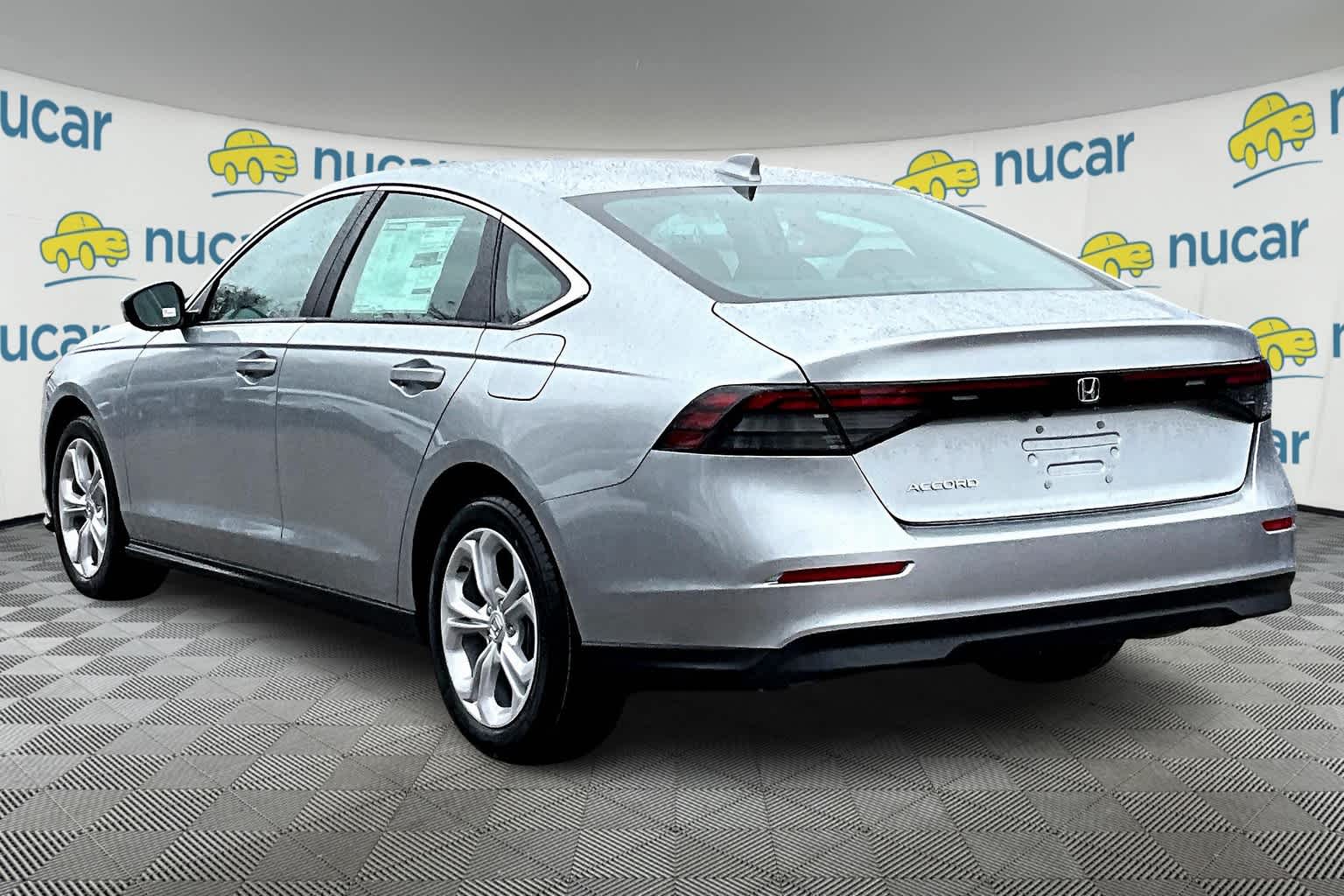 2025 Honda Accord LX photo 4