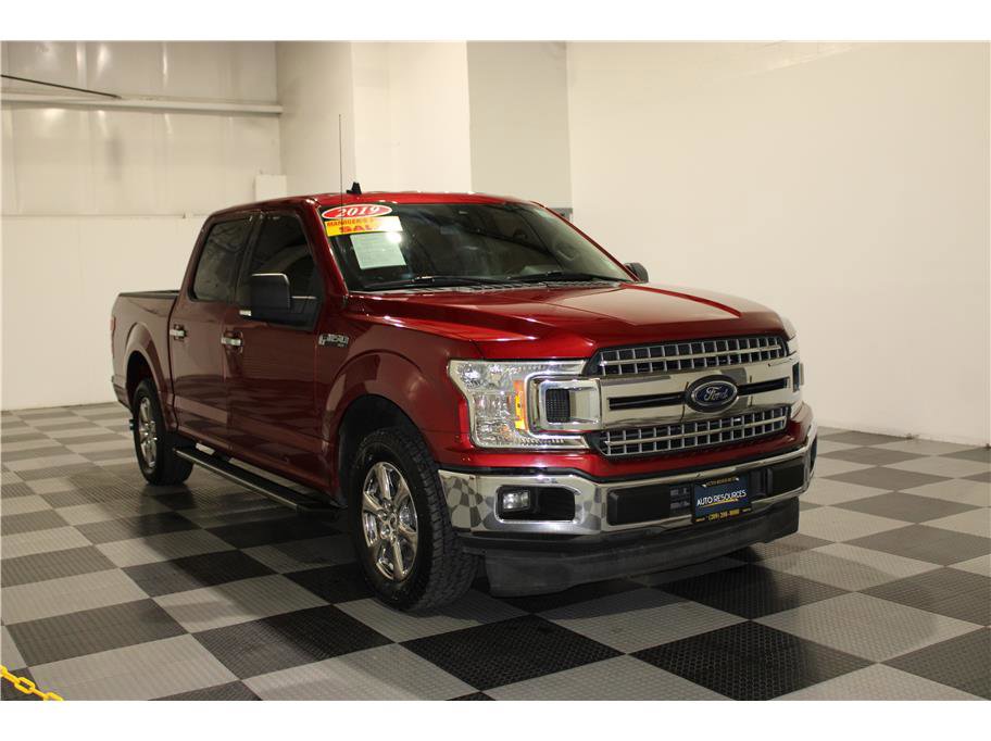 2019 Ford F-150 XLT photo 2