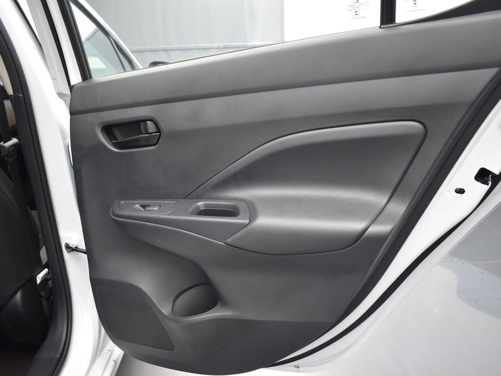 2025 Nissan Versa 1.6 S photo 15