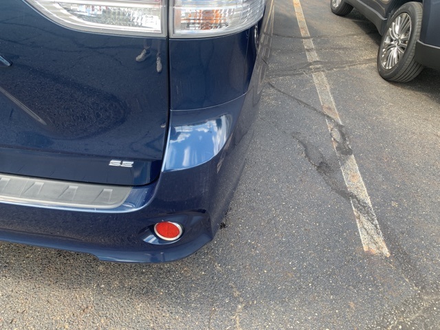 2011 Toyota Sienna SE photo 3