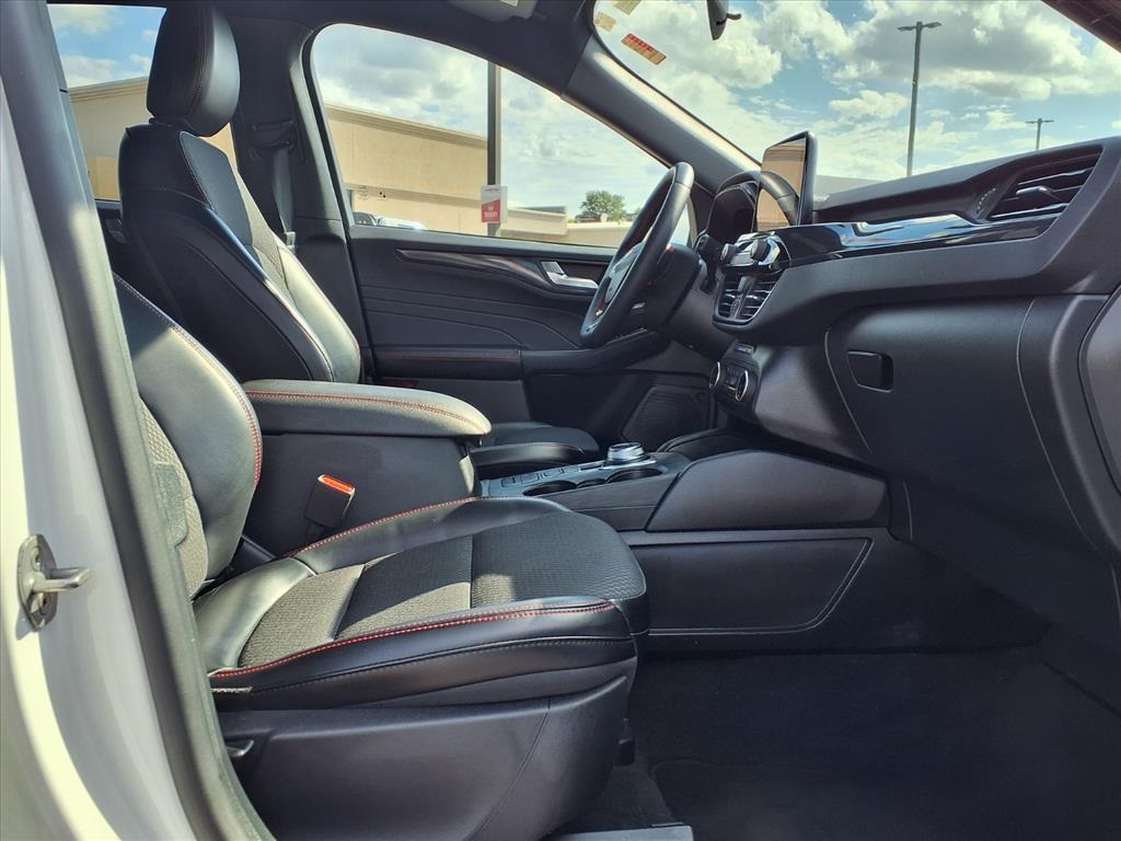 2024 Ford Escape ST-Line photo 8