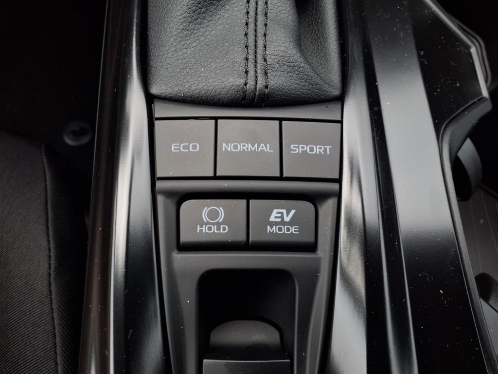 2025 Toyota Camry LE photo 19