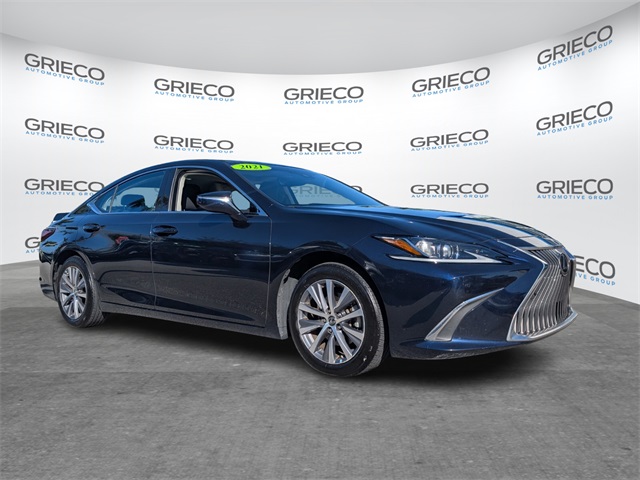 2021 Lexus ES 350's photo