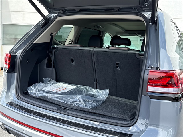 2025 Volkswagen Atlas Peak Edition SE photo 13