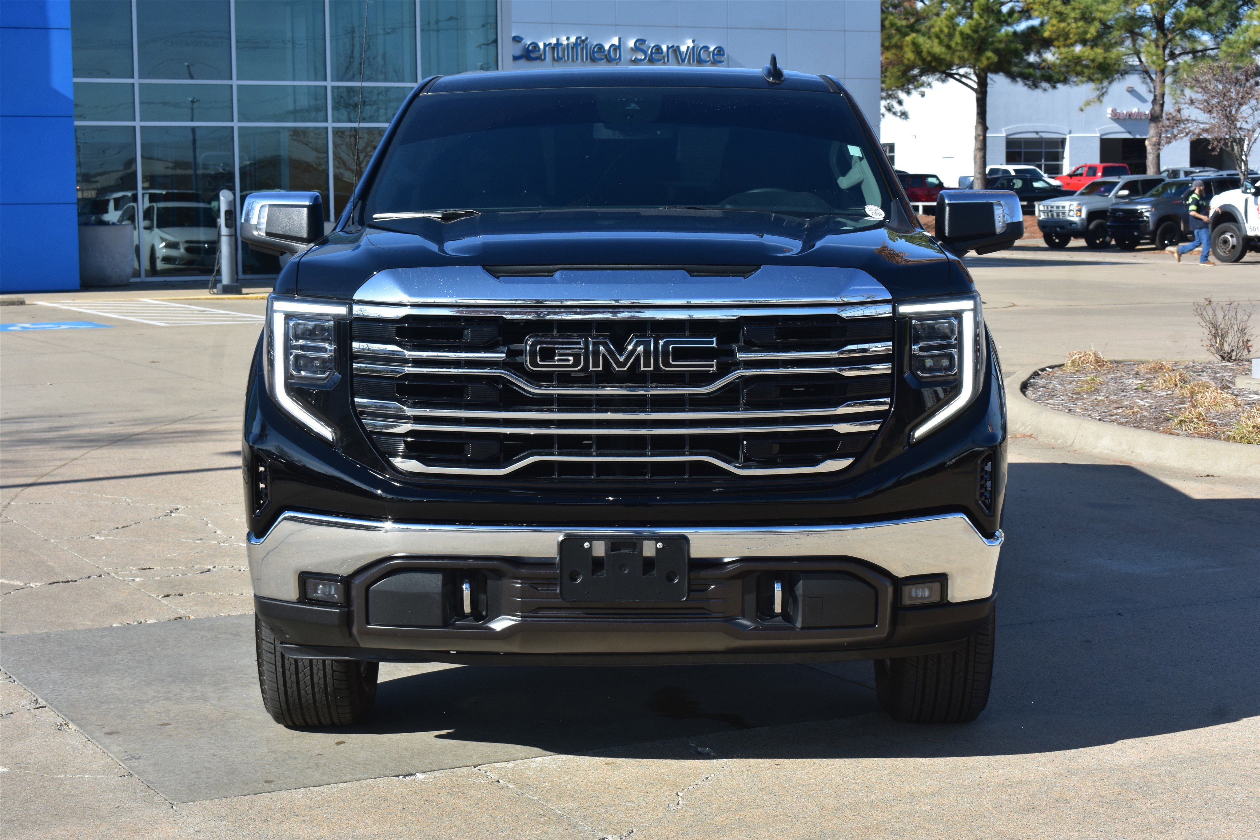 Used 2023 GMC Sierra 1500 SLT with VIN 1GTUUDED7PZ118223 for sale in Little Rock