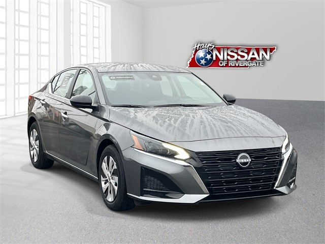 2025 Nissan Altima S's photo