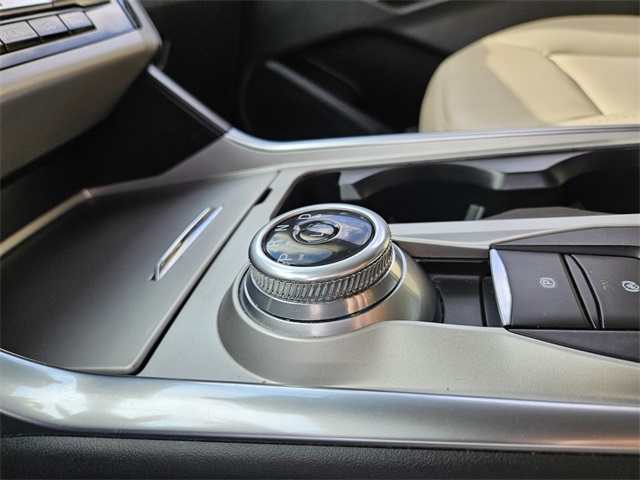 2023 Ford Explorer XLT photo 19