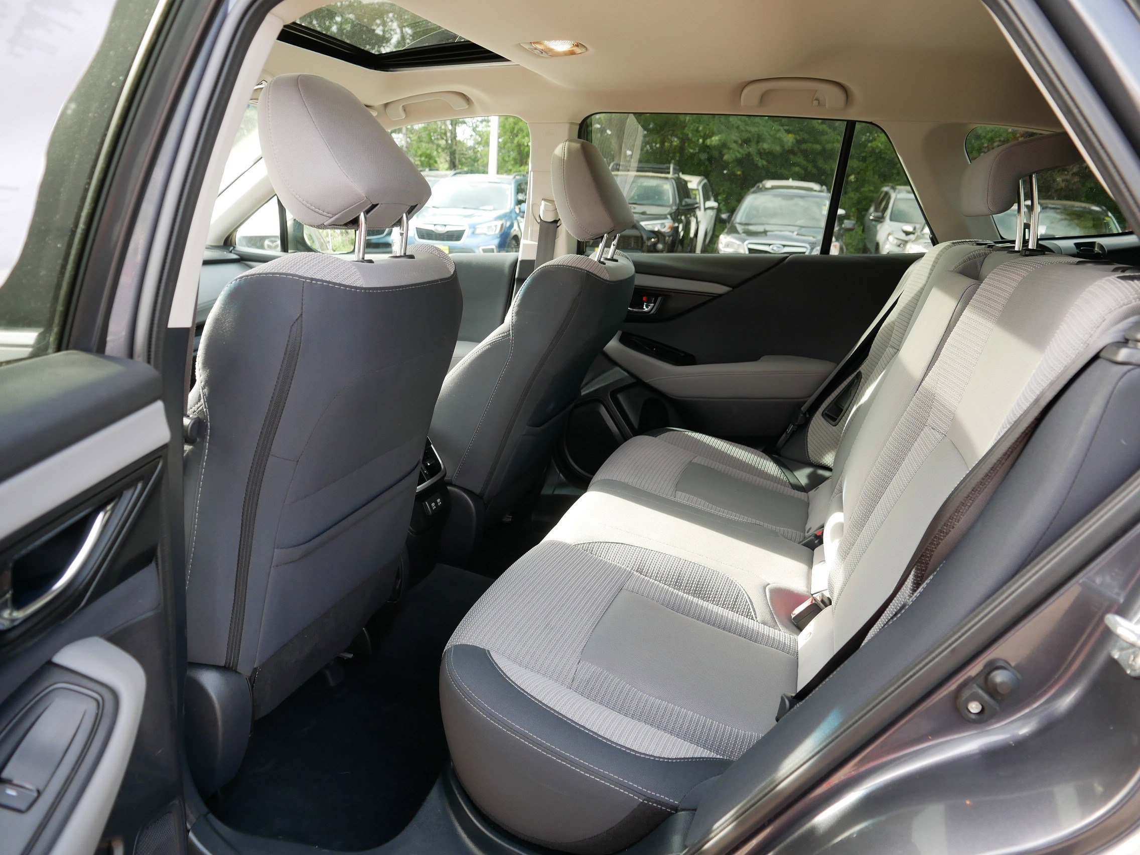 2022 Subaru Outback Premium photo 34