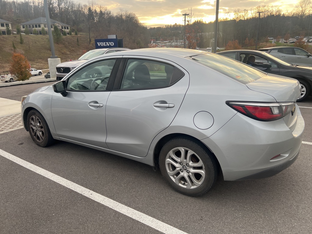 2018 Toyota Yaris iA Base photo 3