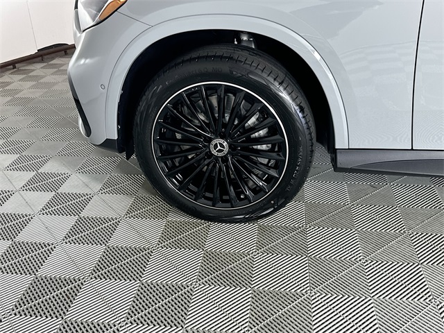 2026 Mercedes Benz GLC 300 photo 27