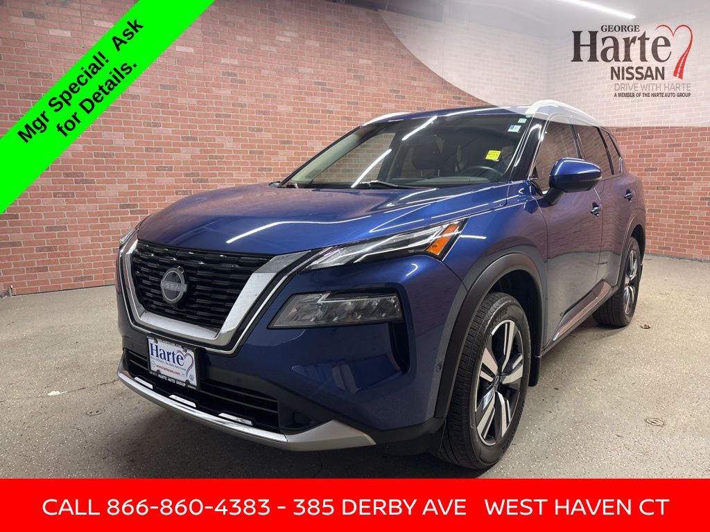2023 Nissan Rogue Platinum photo 2