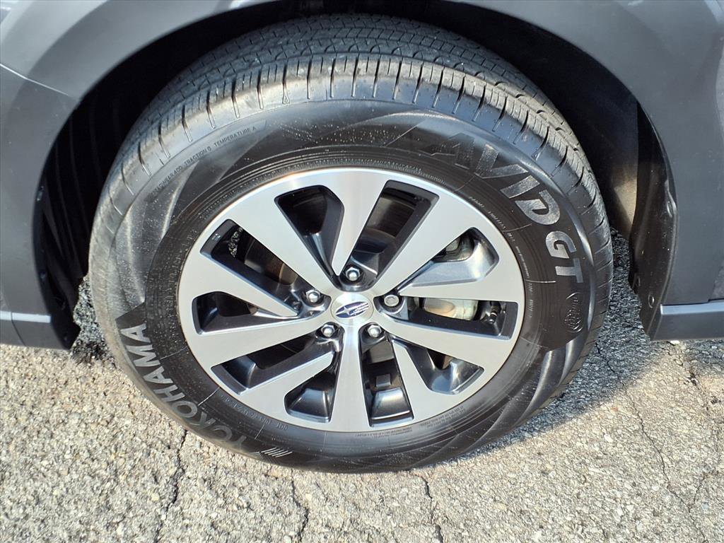 2025 Subaru Outback Premium photo 2