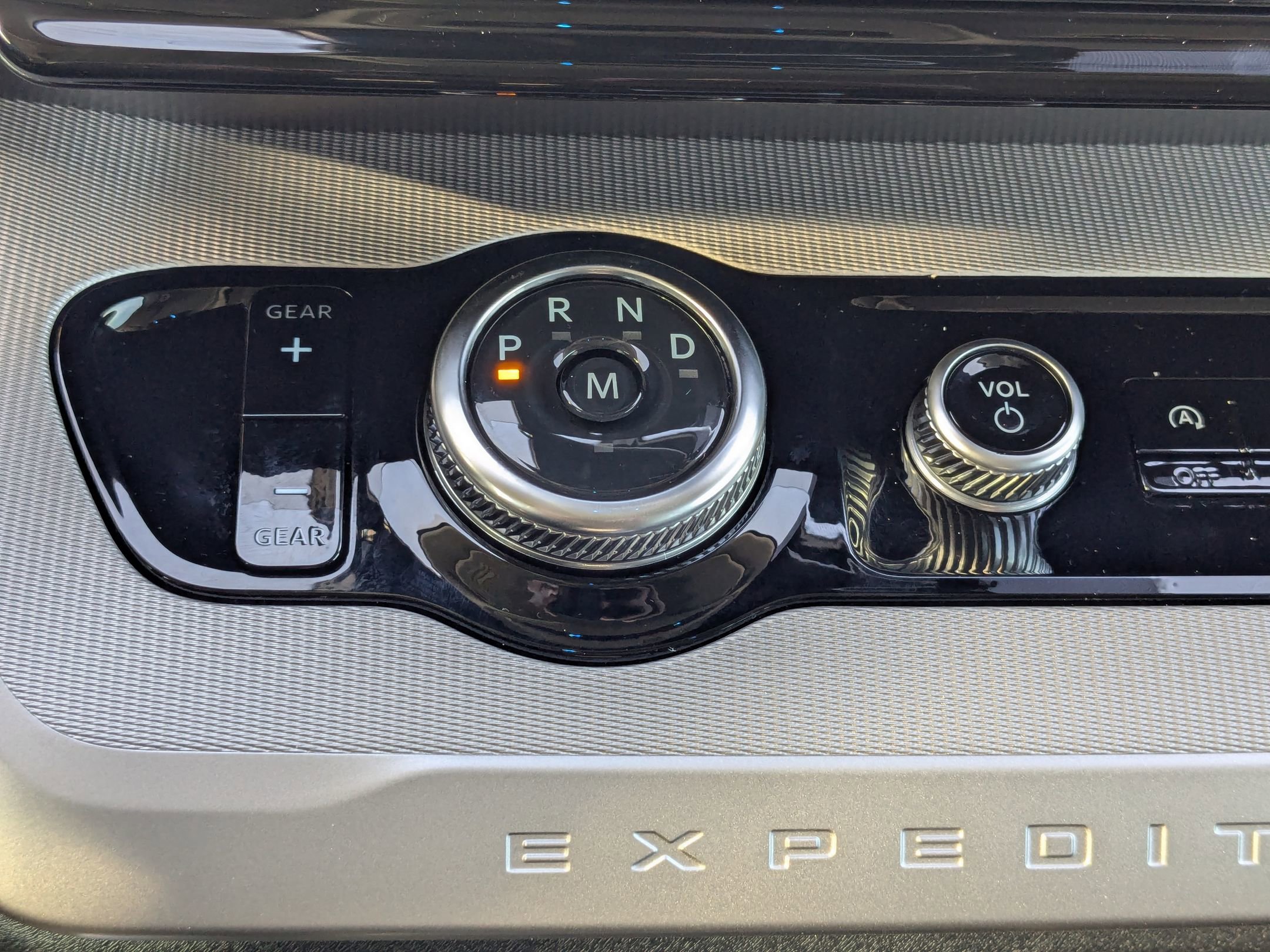 2025 Ford Expedition photo 21