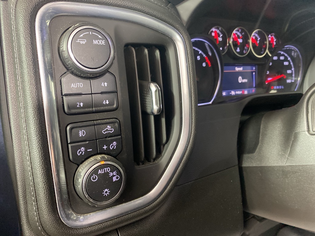 2021 Chevrolet Silverado 1500 RST photo 14