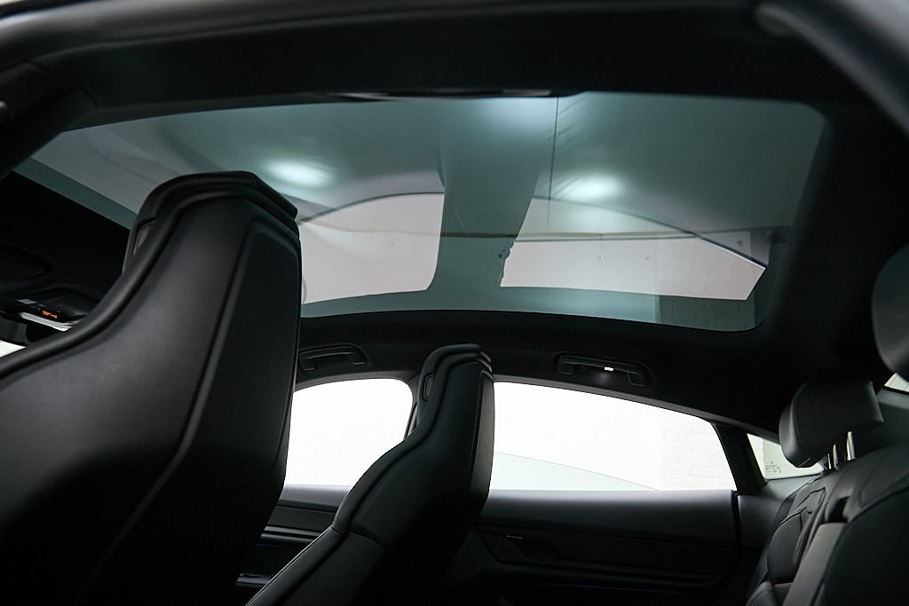 2022 PORSCHE TAYCAN - Image 38