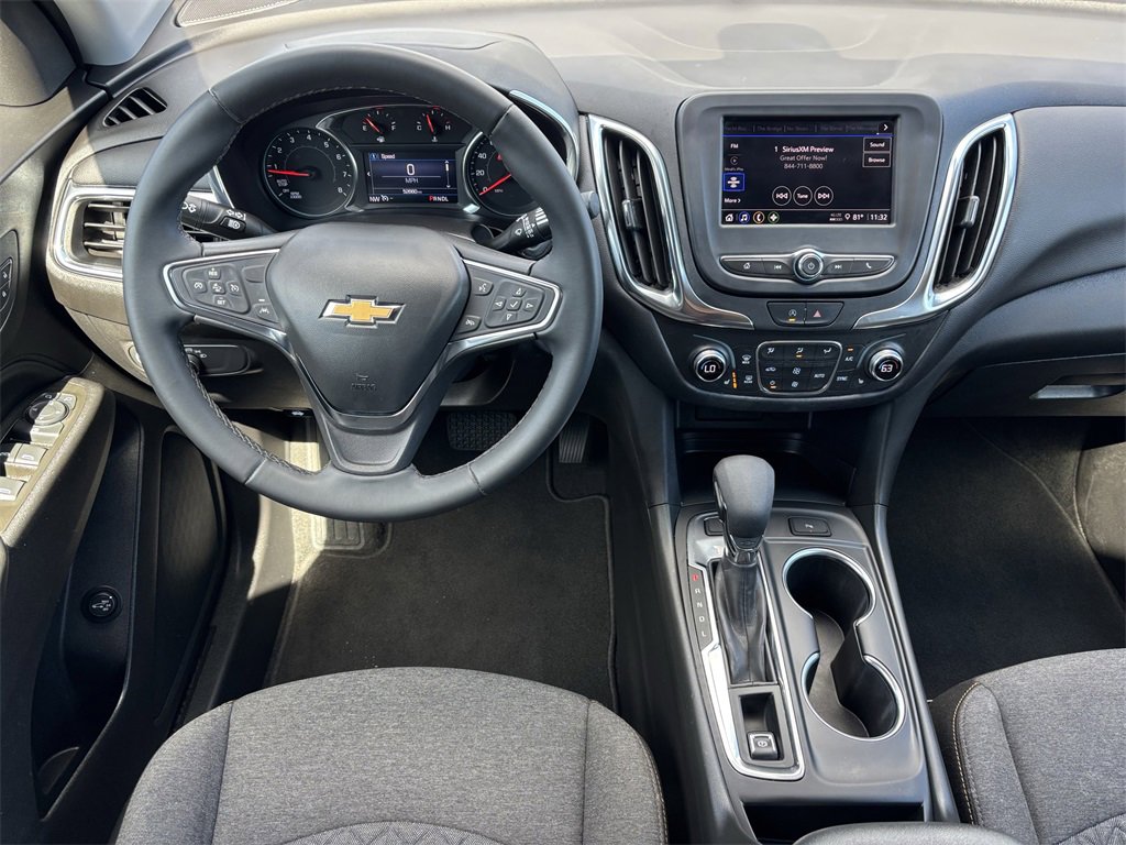 2023 Chevrolet Equinox LT photo 3