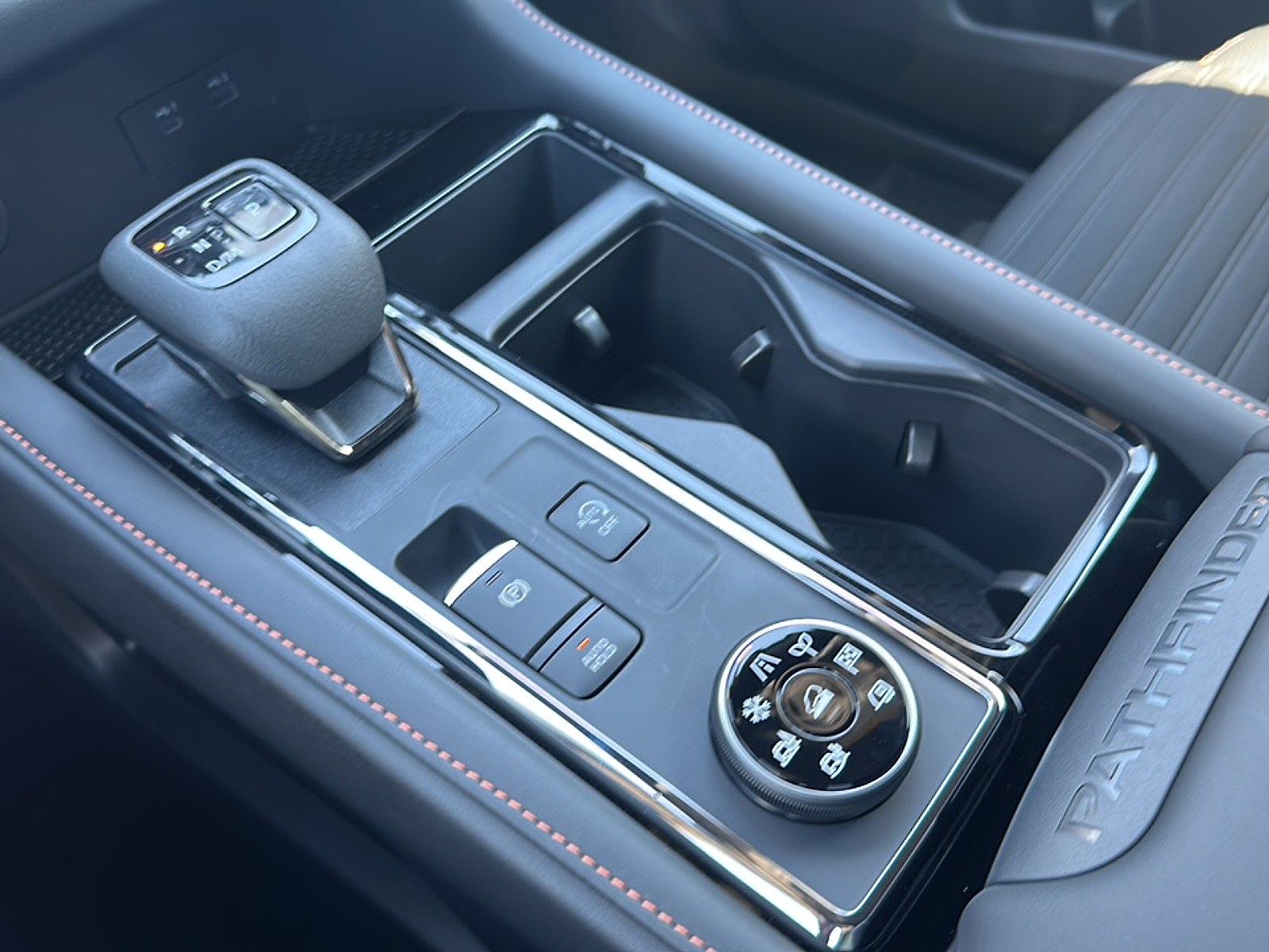 2025 Nissan Pathfinder Rock Creek photo 10