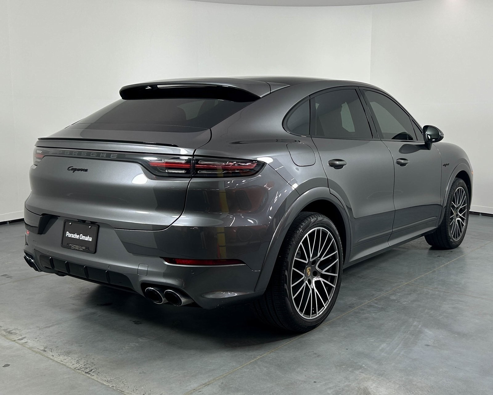 2023 Porsche Cayenne E-Hybrid Coupe photo 7