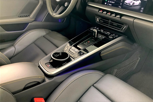 2023 Porsche 911 GTS photo 16