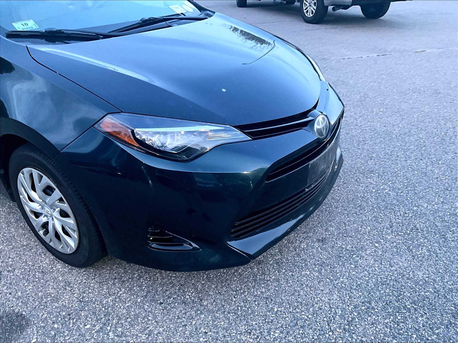 2017 Toyota Corolla LE photo 4