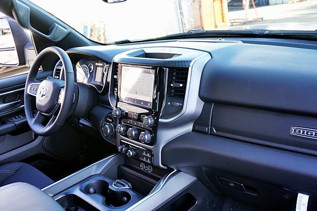 New 2025 Diamond Black Crystal Pearl-Coat Exterior Paint RAM Big Horn/Lone Star image 13