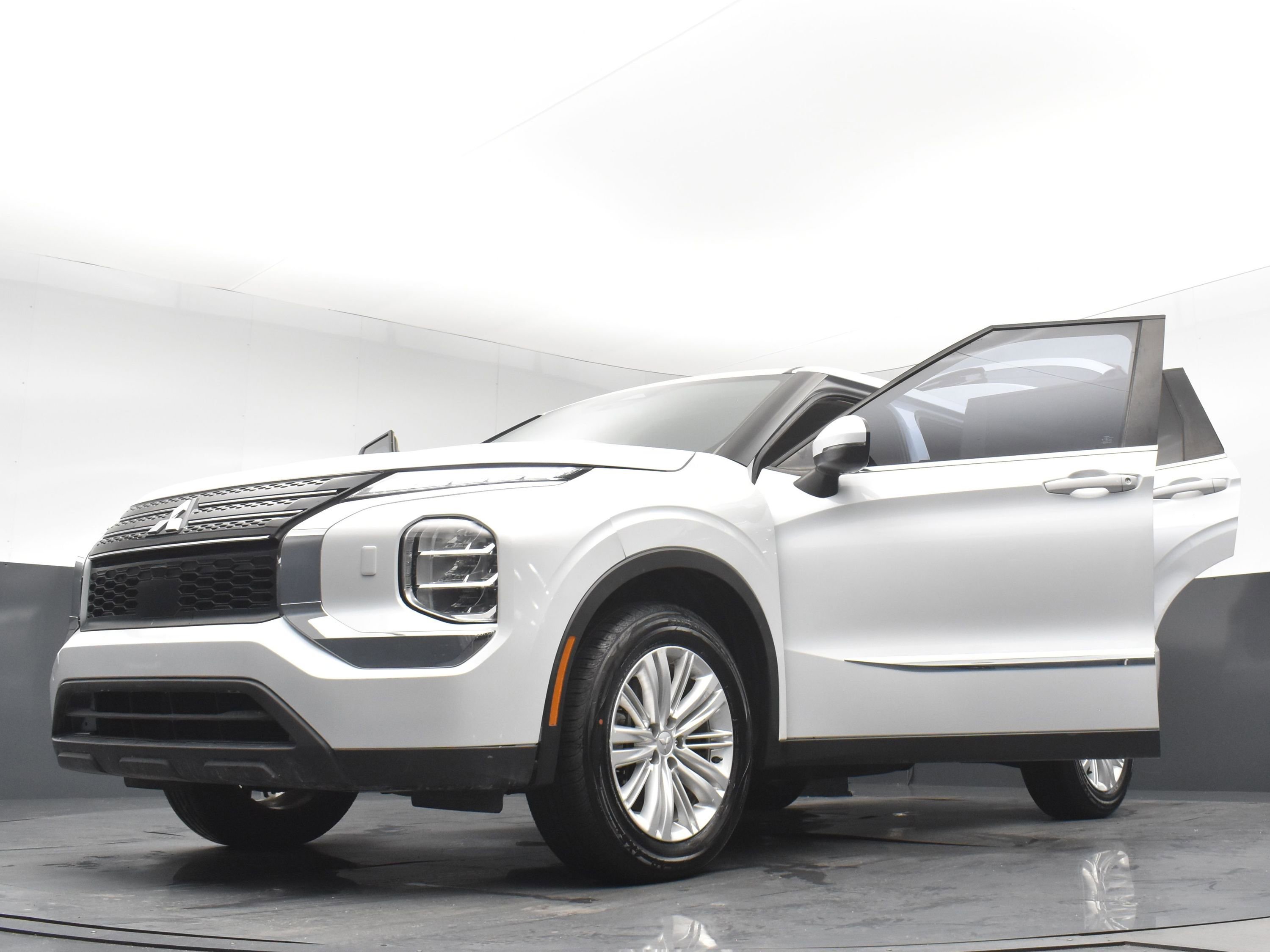 2022 Mitsubishi Outlander ES S-AWC photo 32