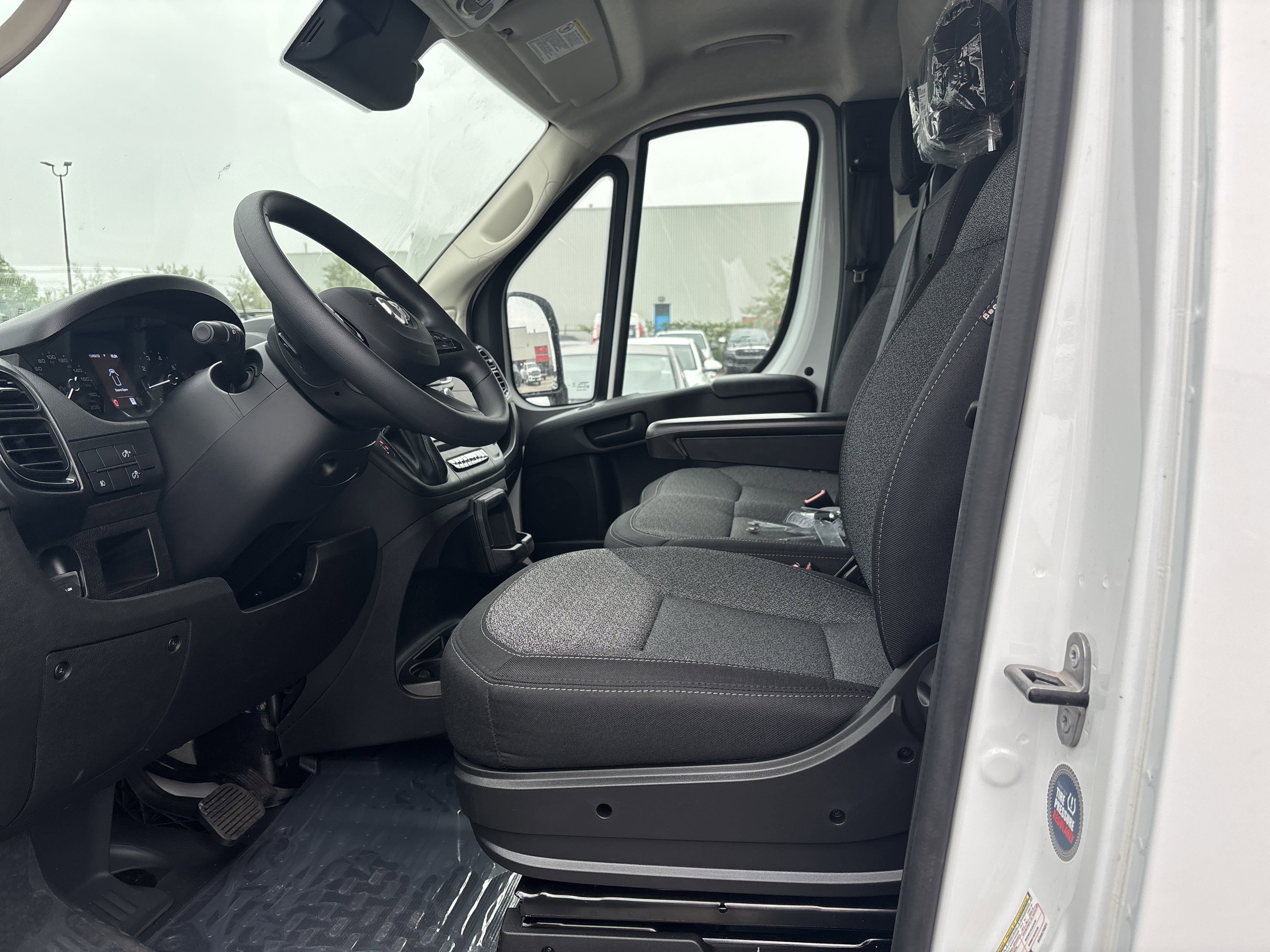 New 2025 Bright White Ram Tradesman image 14