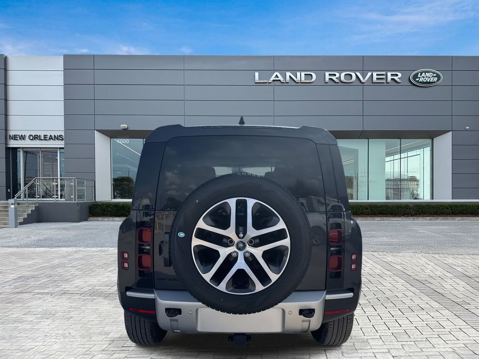 2025 Land Rover Defender 110 S photo 6