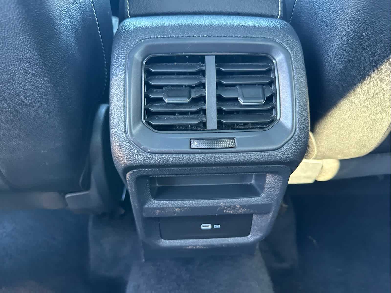 2022 Volkswagen Taos SE photo 14