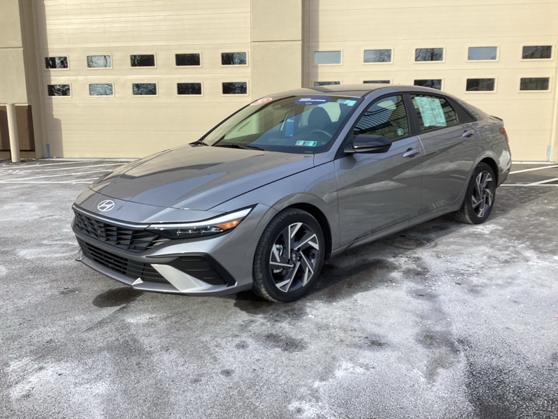 2025 Hyundai Elantra SEL Sport photo 4