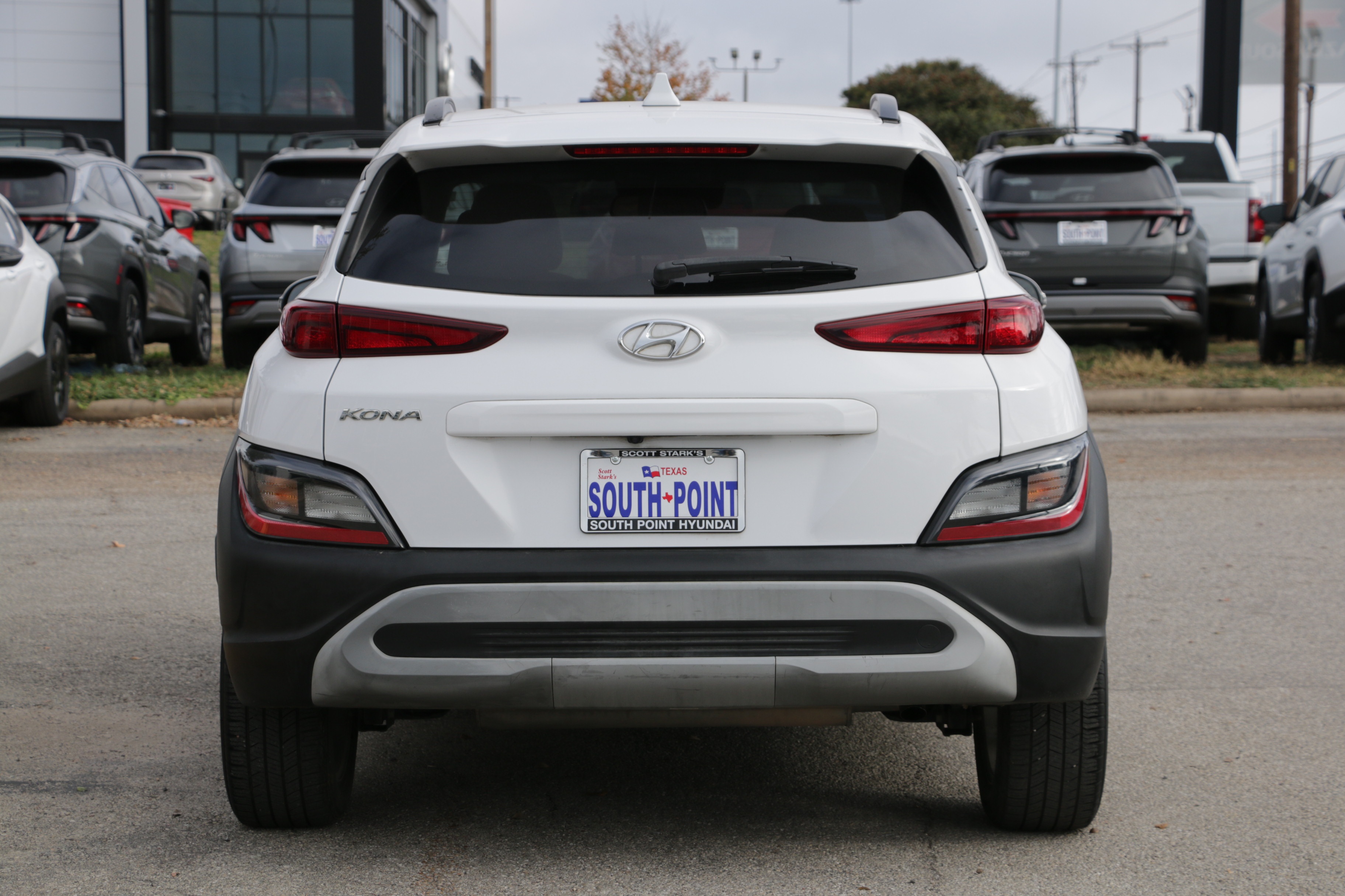 2022 Hyundai Kona SEL photo 3