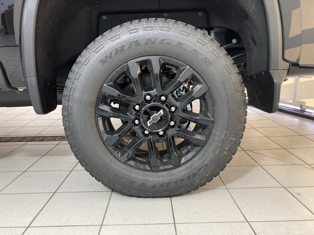 2026 Chevrolet Silverado 3500HD High Country photo 24