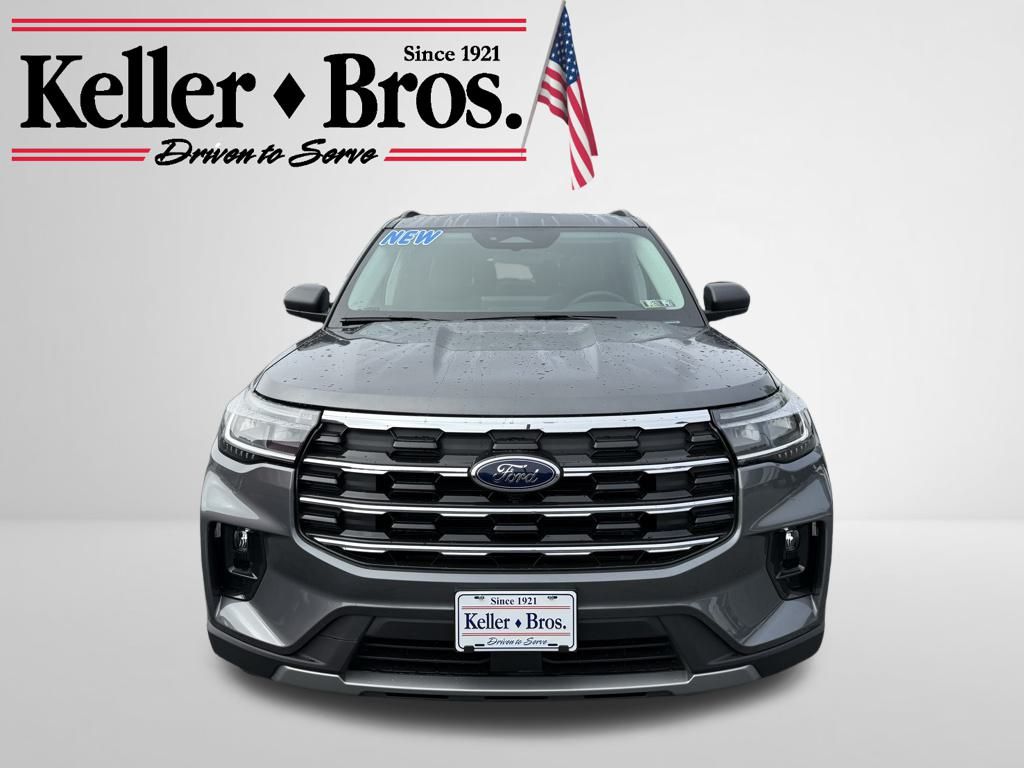 2025 Ford Explorer photo 2