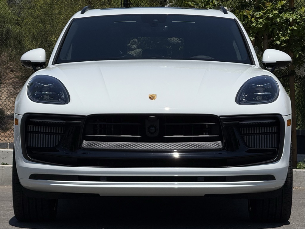 2025 Porsche Macan S photo 7