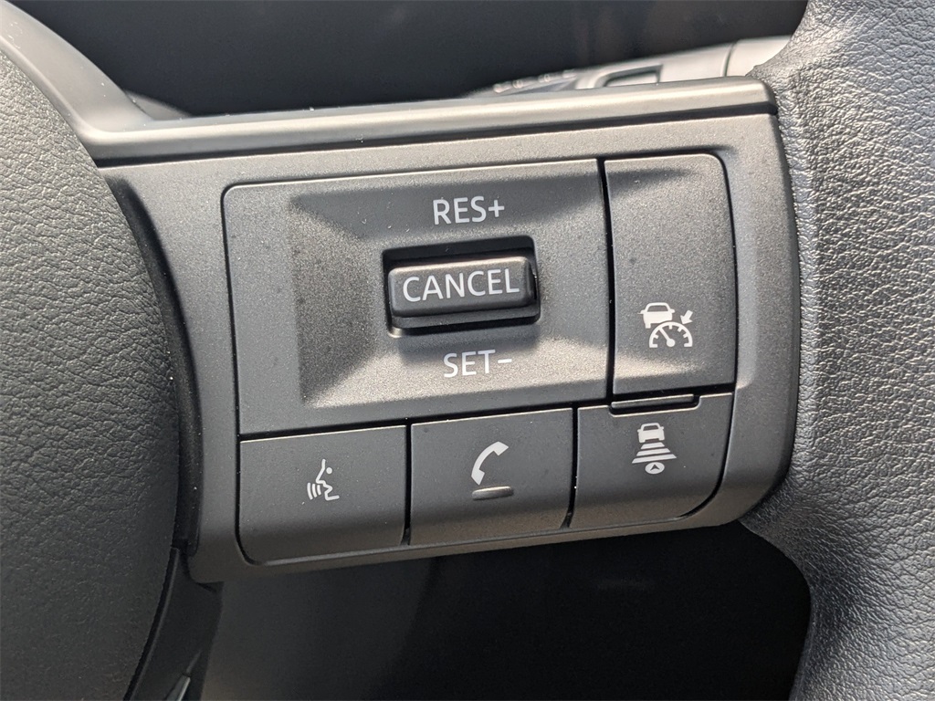 2025 Nissan Kicks SV photo 20