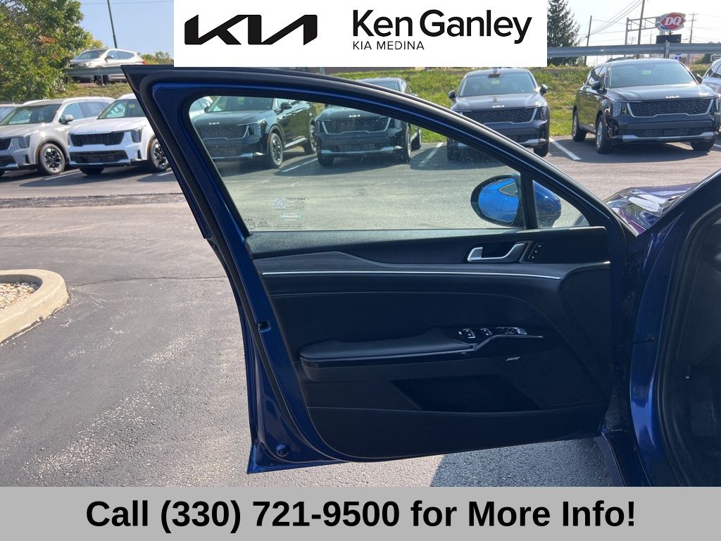 2025 Kia K5 EX photo 24