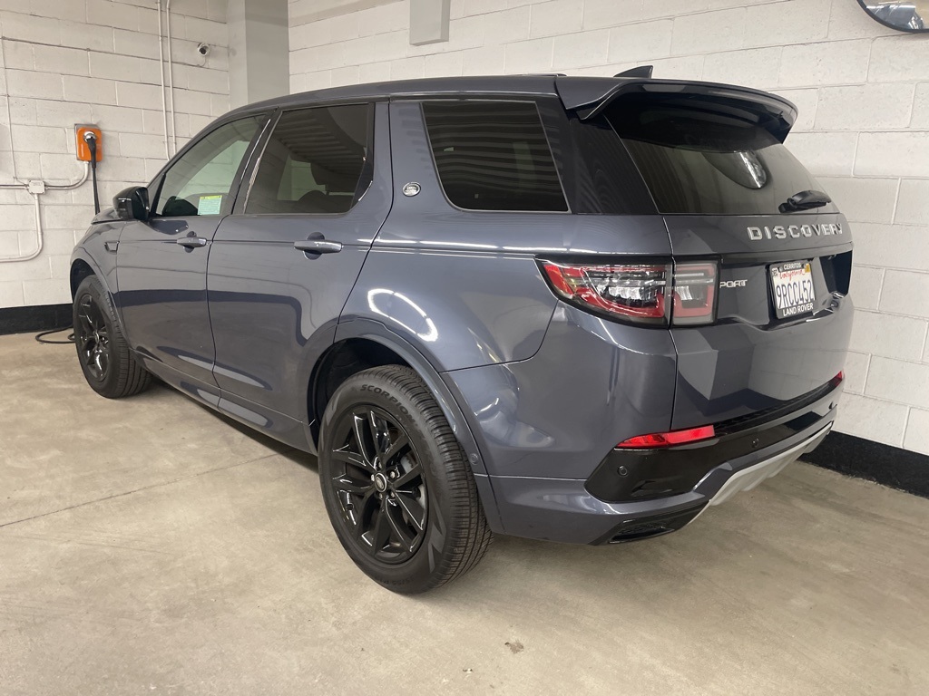 2025 Land Rover Discovery Sport S photo 3